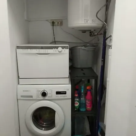 Apartment R&g Center *